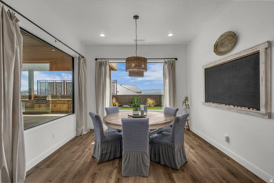 1398 E DELLCORERO DR, St.  George, UT, 84770