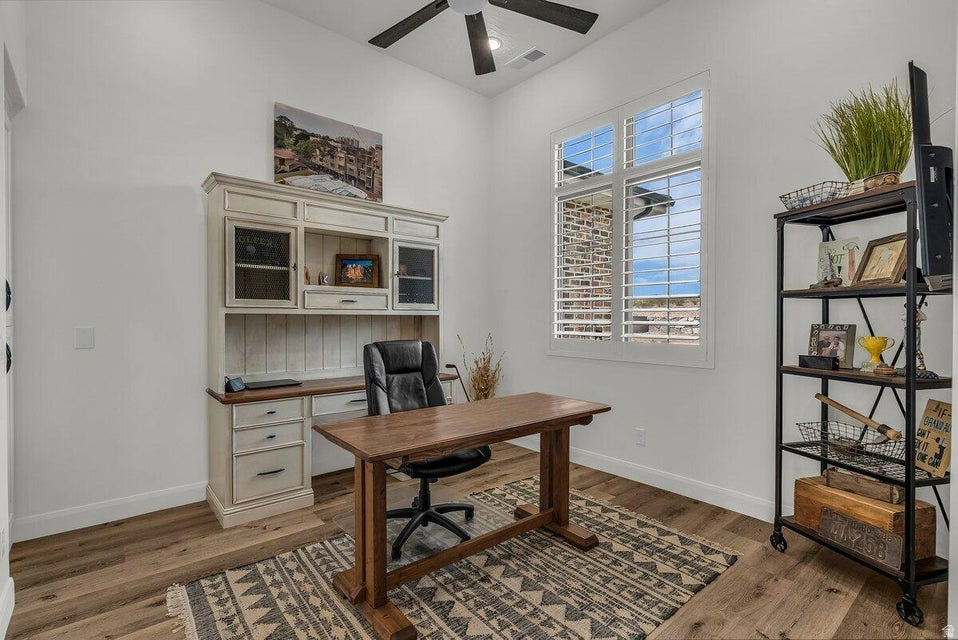 1398 E DELLCORERO DR, St.  George, UT, 84770