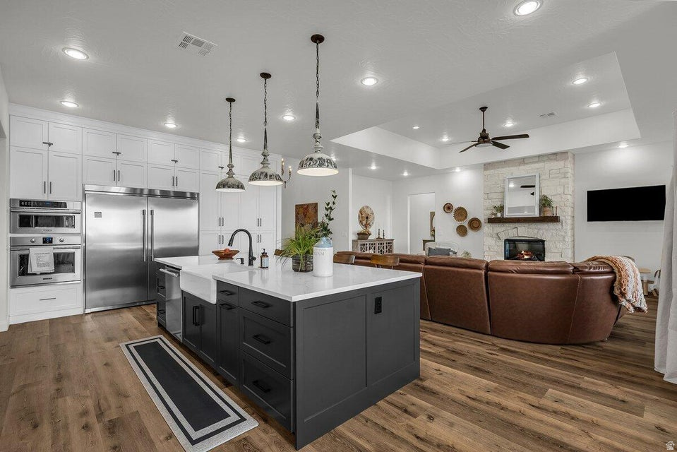 1398 E DELLCORERO DR, St.  George, UT, 84770