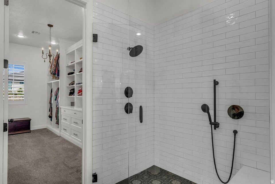 1398 E DELLCORERO DR, St.  George, UT, 84770