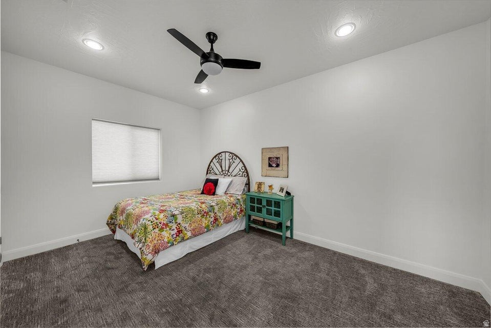 1398 E DELLCORERO DR, St.  George, UT, 84770