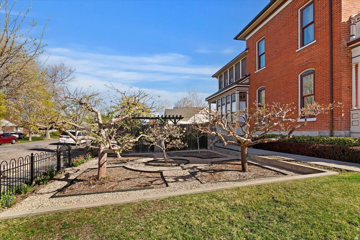 42 W CENTER ST, Kaysville, UT, 84037