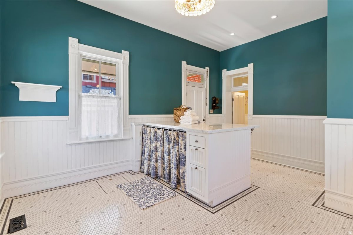 42 W CENTER ST, Kaysville, UT, 84037