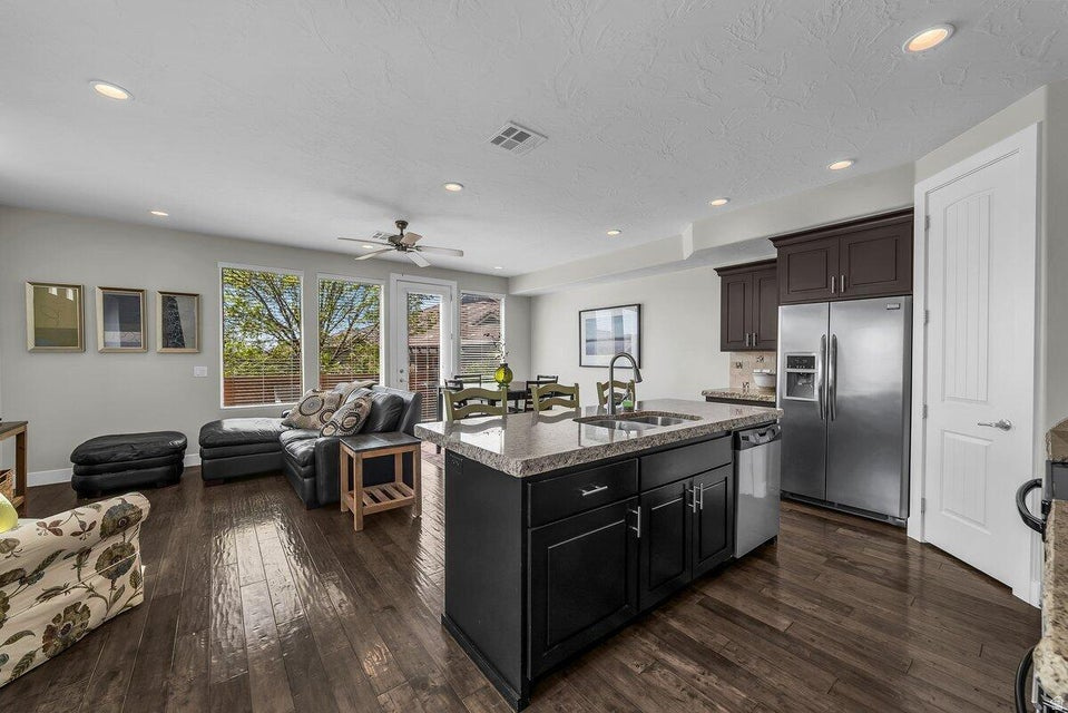 4222 E TORREY PINES DR, Washington, UT, 84780