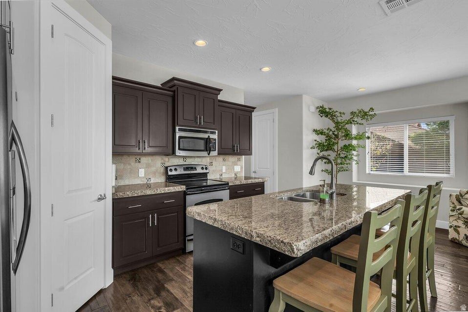 4222 E TORREY PINES DR, Washington, UT, 84780