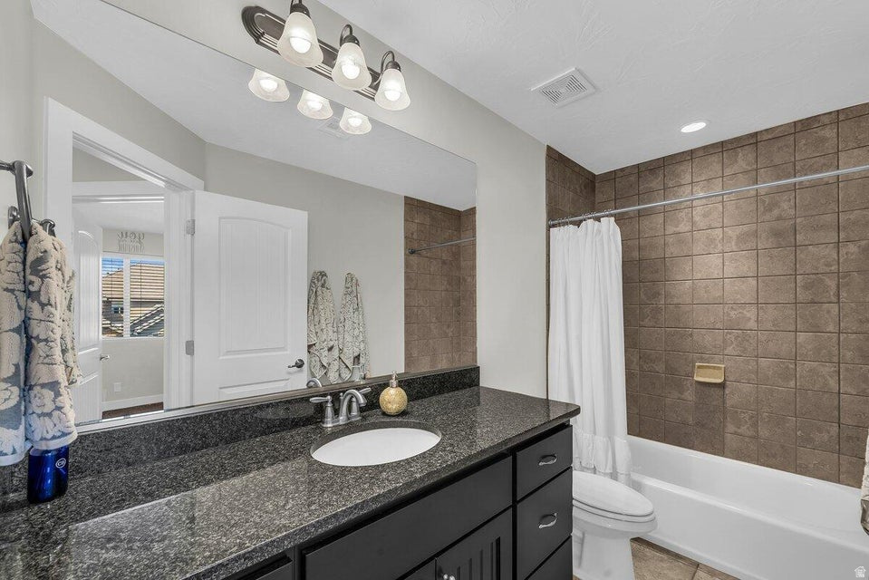 4222 E TORREY PINES DR, Washington, UT, 84780