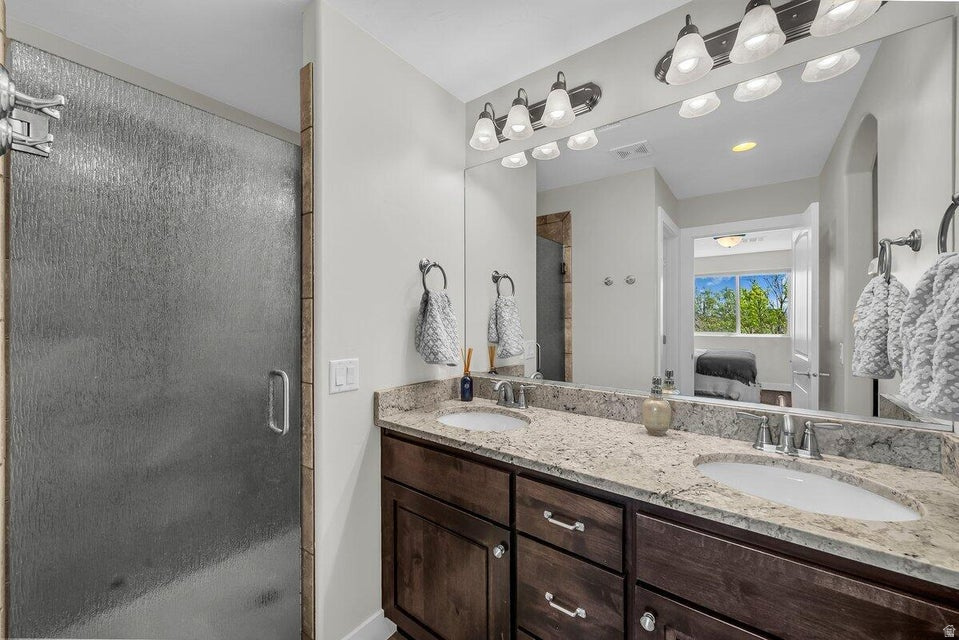 4222 E TORREY PINES DR, Washington, UT, 84780