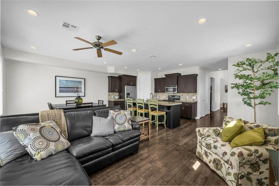 4222 E TORREY PINES DR, Washington, UT, 84780