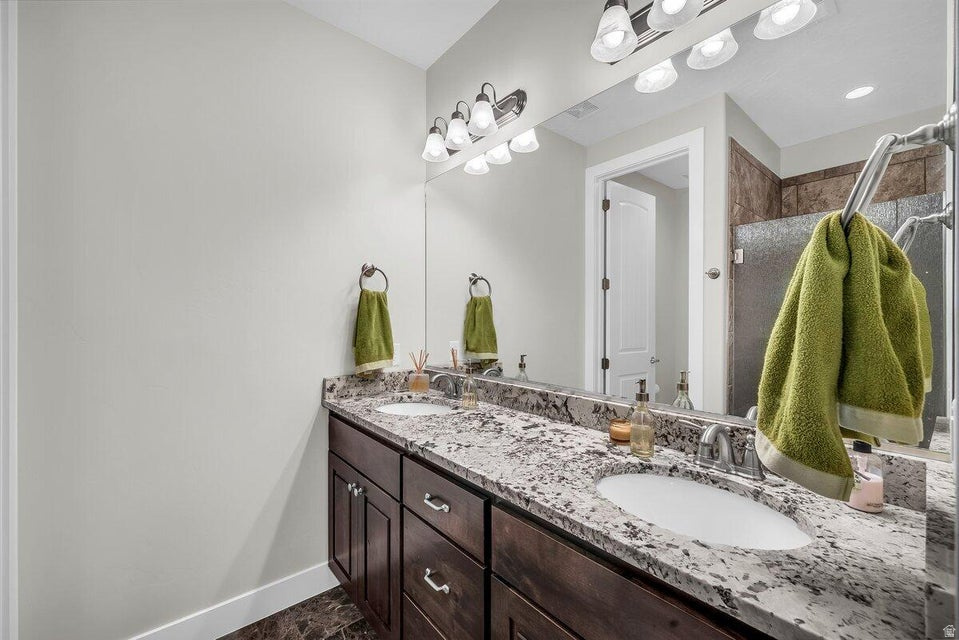 4222 E TORREY PINES DR, Washington, UT, 84780