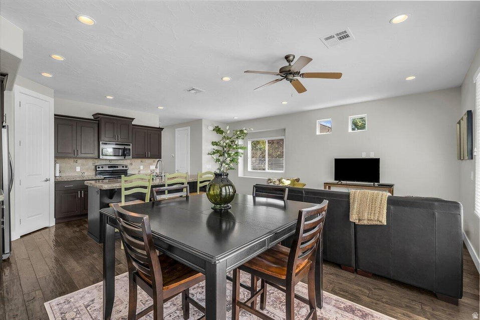 4222 E TORREY PINES DR, Washington, UT, 84780