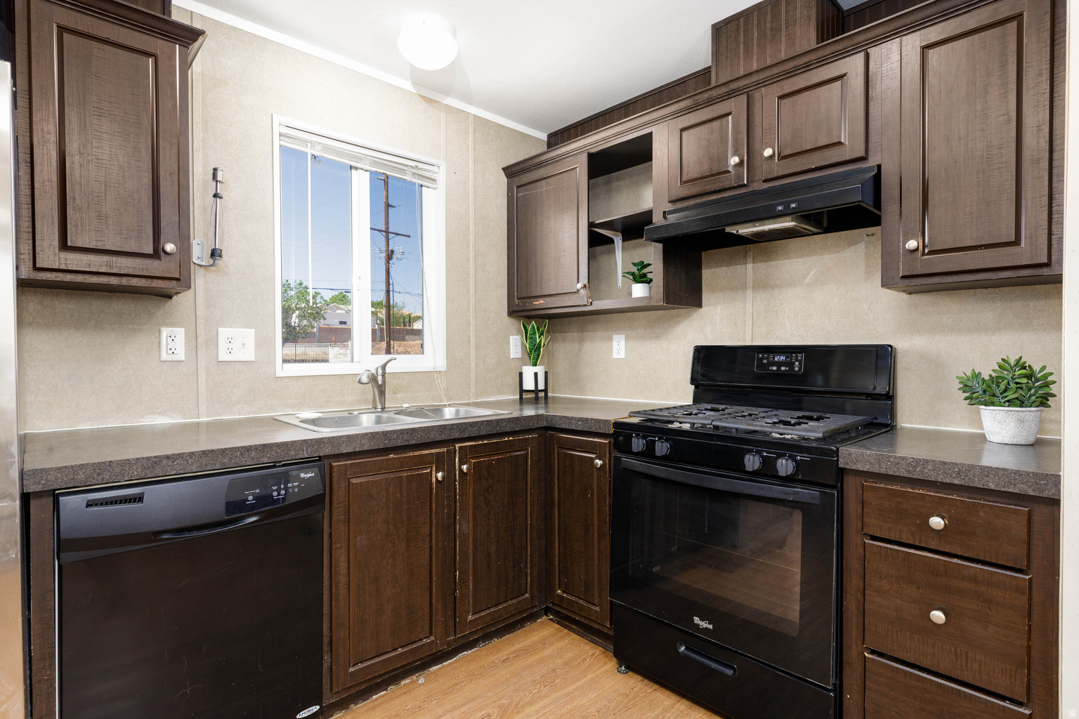 3745 S DEER VALLEY DR W UNIT 145, Magna, UT, 84044