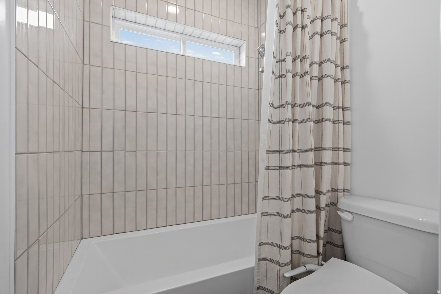 2602 N 2300 E, North  Logan, UT, 84341