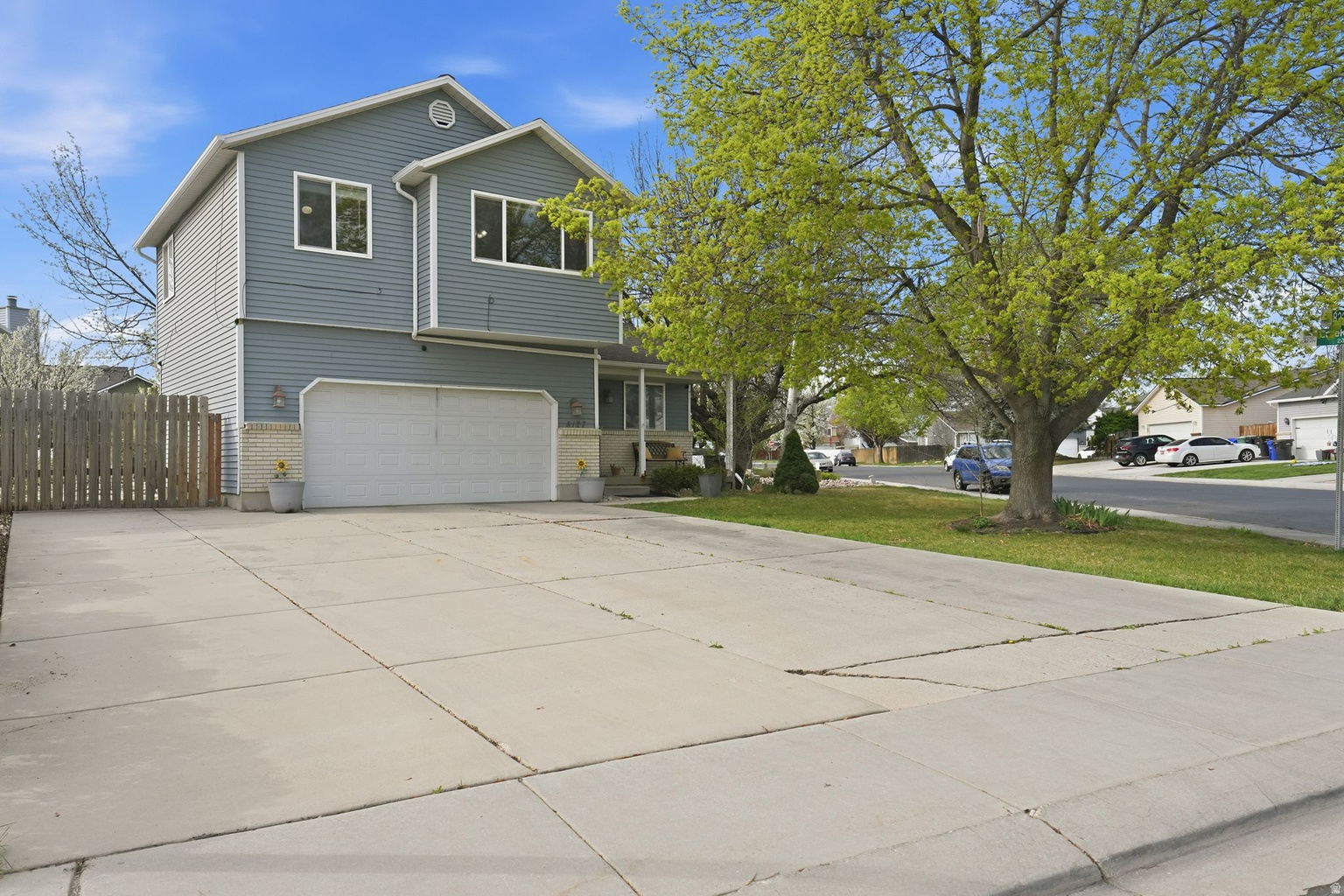 8127 S CREEKWOOD DR, West  Jordan, UT, 84088