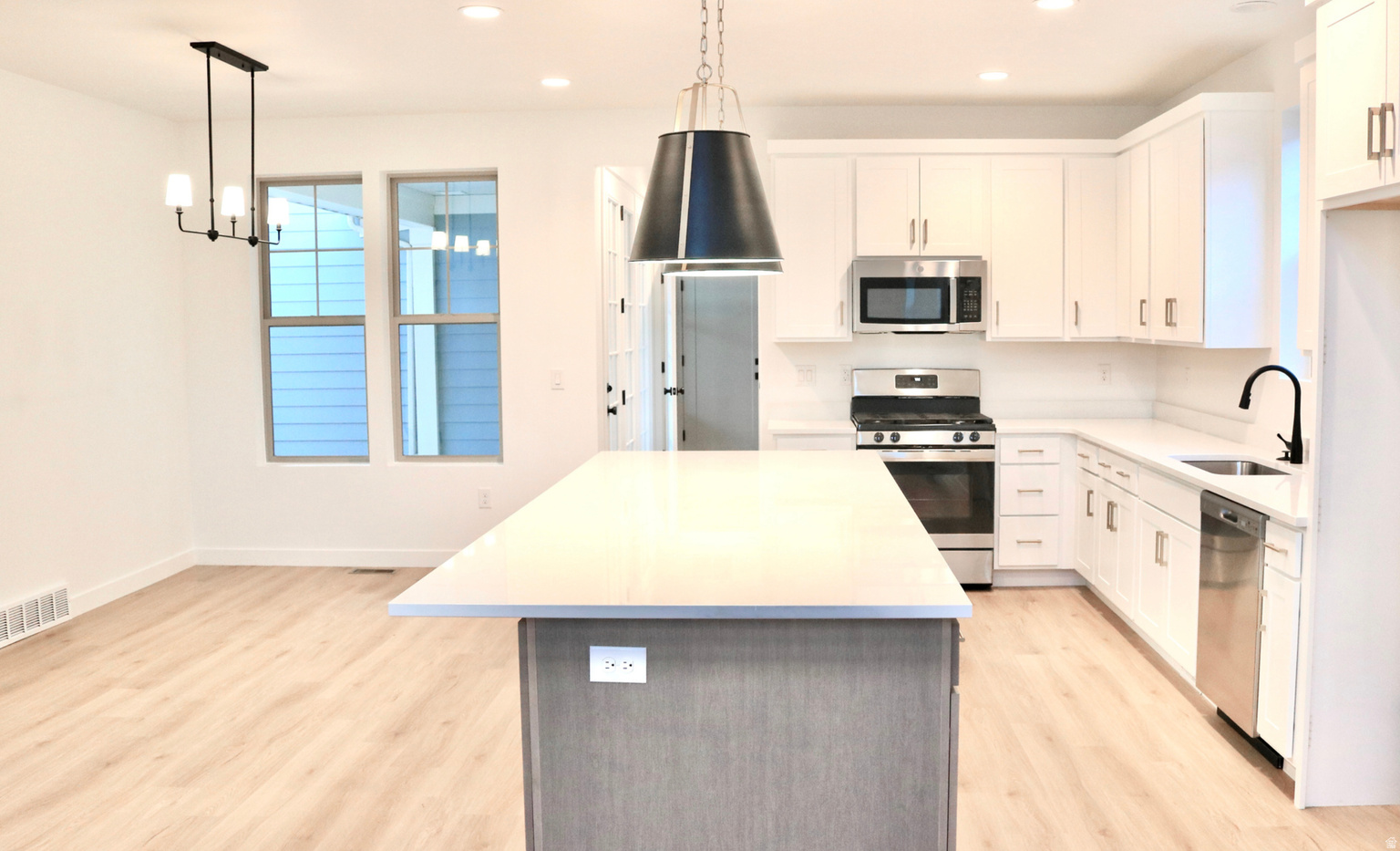 6847 W RIPPLE RD, South  Jordan, UT, 84009