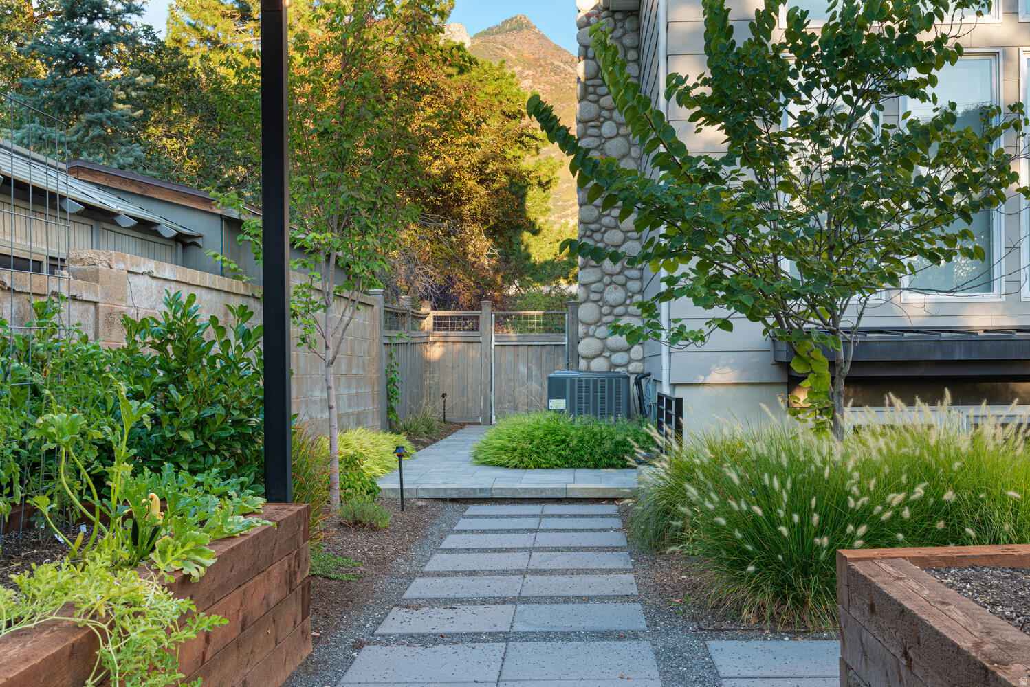 8364 S ETIENNE WAY, Sandy, UT, 84093