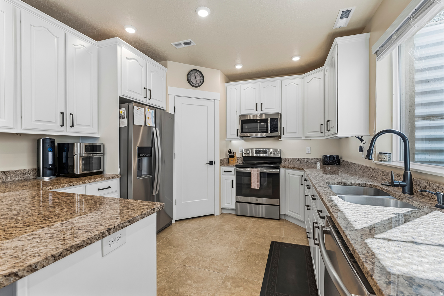 244 W COLUMBINE CIR S, Saratoga  Springs, UT, 84045