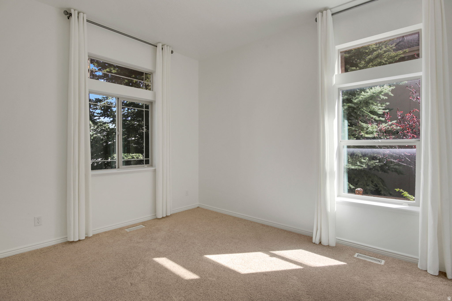 2154 E VILLAGE VISTA DR, Draper ( U T  Cnty), UT, 84020