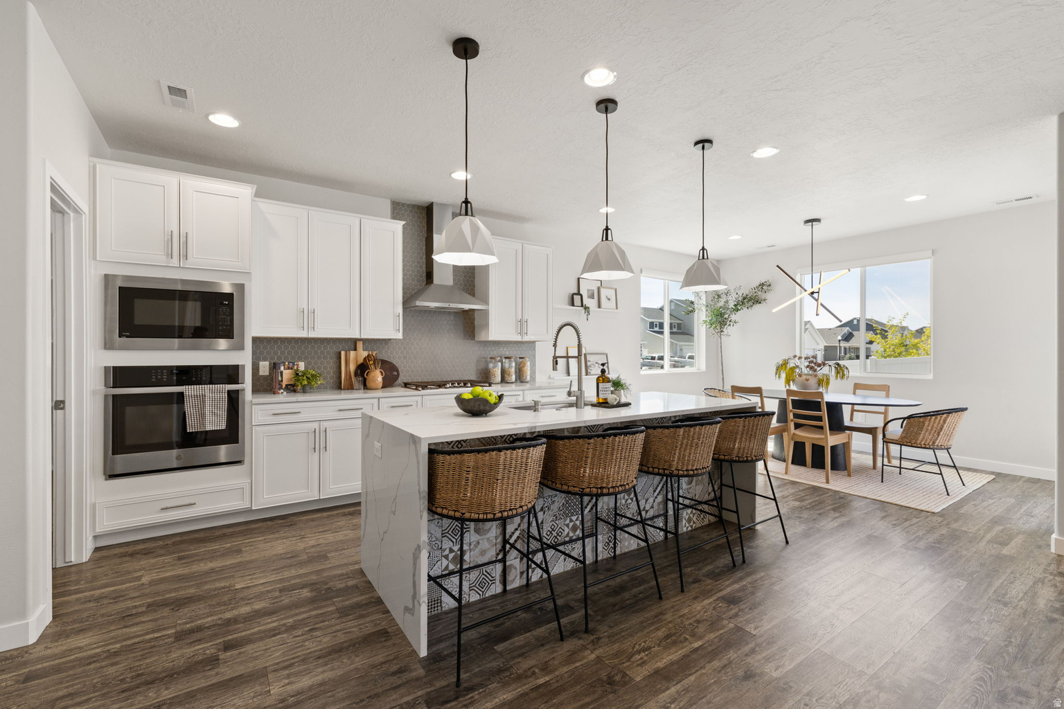 3504 S LAUREL LN, Syracuse, UT, 84075