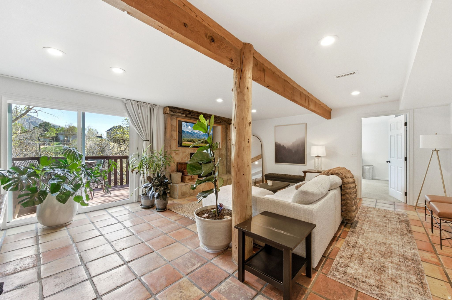 2092 E 11270 S, Sandy, UT, 84092