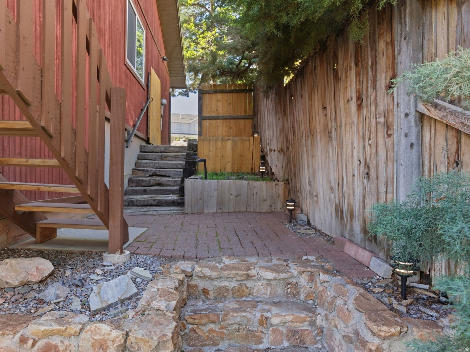 2092 E 11270 S, Sandy, UT, 84092