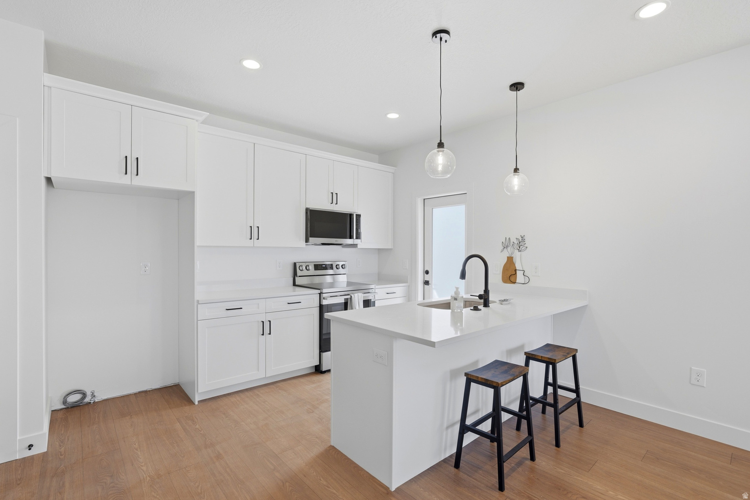 7645 S 300 E, Sandy, UT, 84047