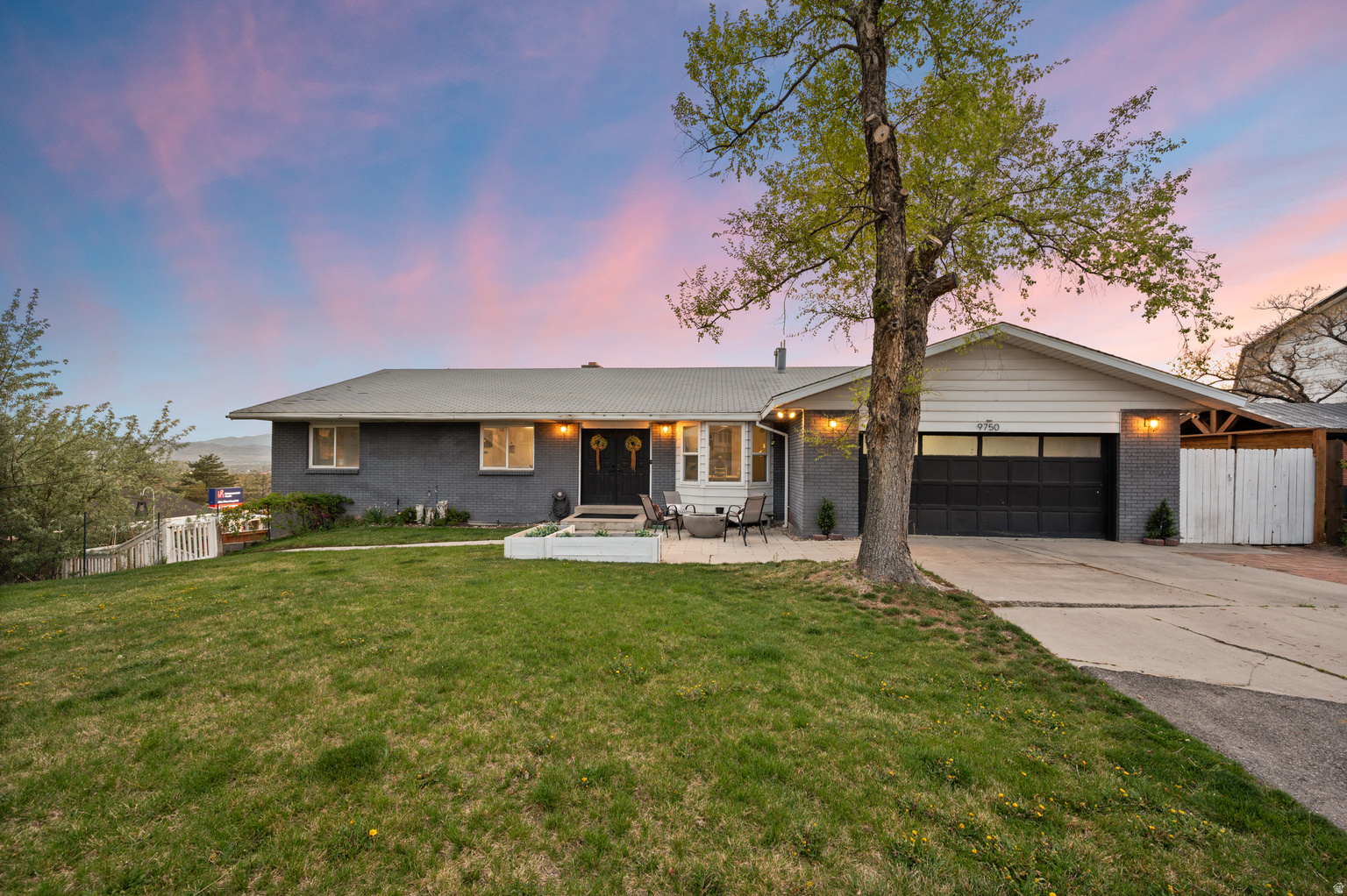 9750 S INDIAN RIDGE DR, Sandy, UT, 84092