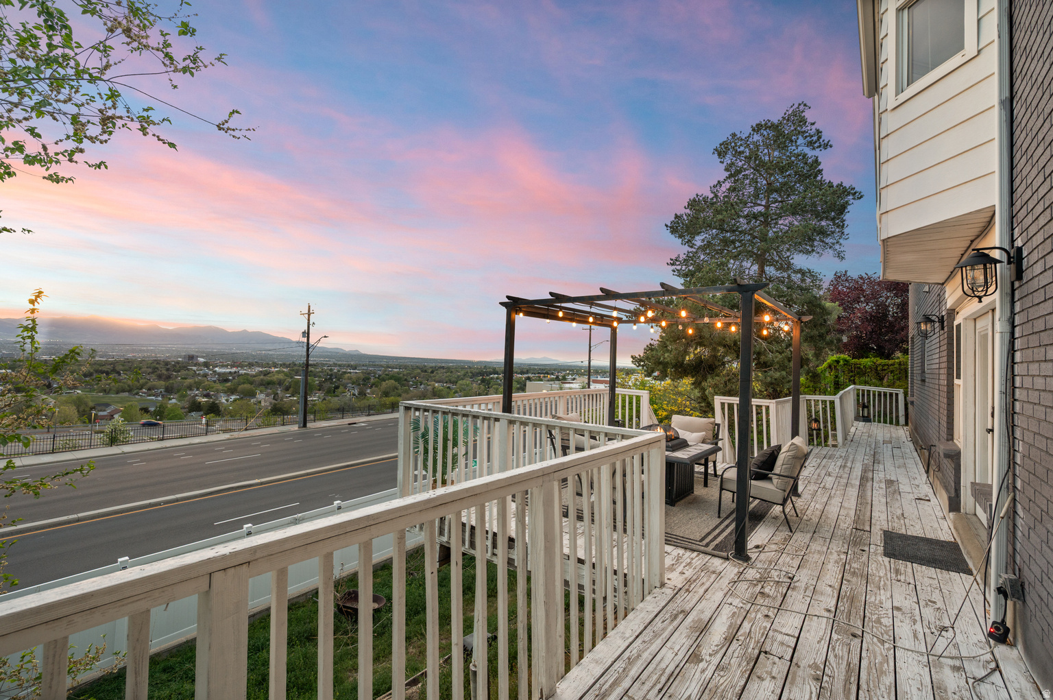 9750 S INDIAN RIDGE DR, Sandy, UT, 84092