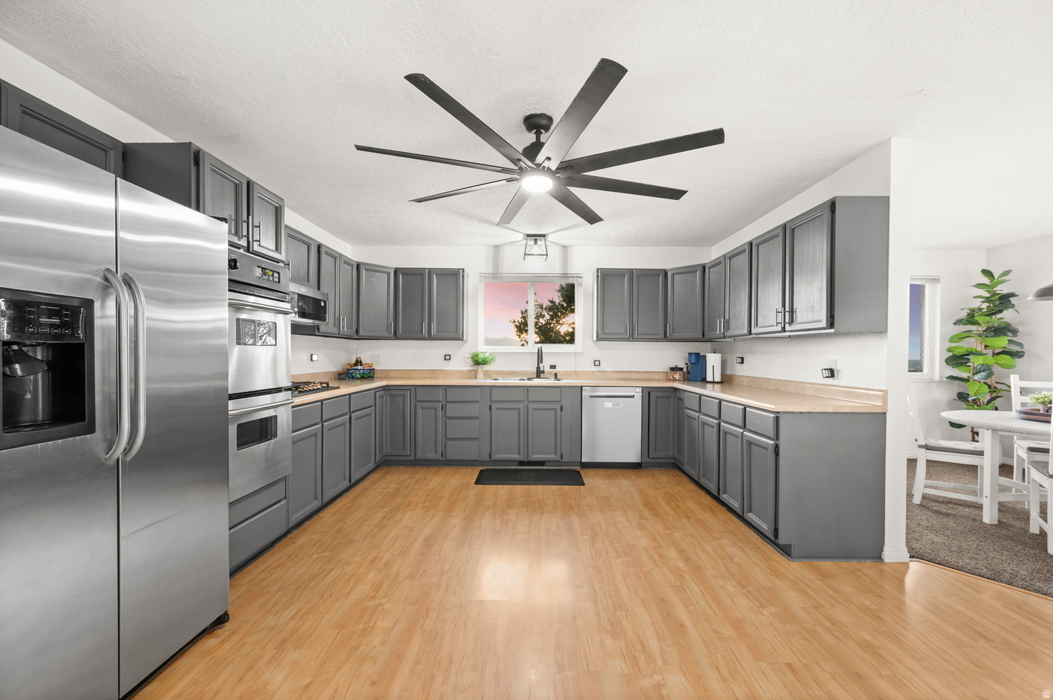 9750 S INDIAN RIDGE DR, Sandy, UT, 84092