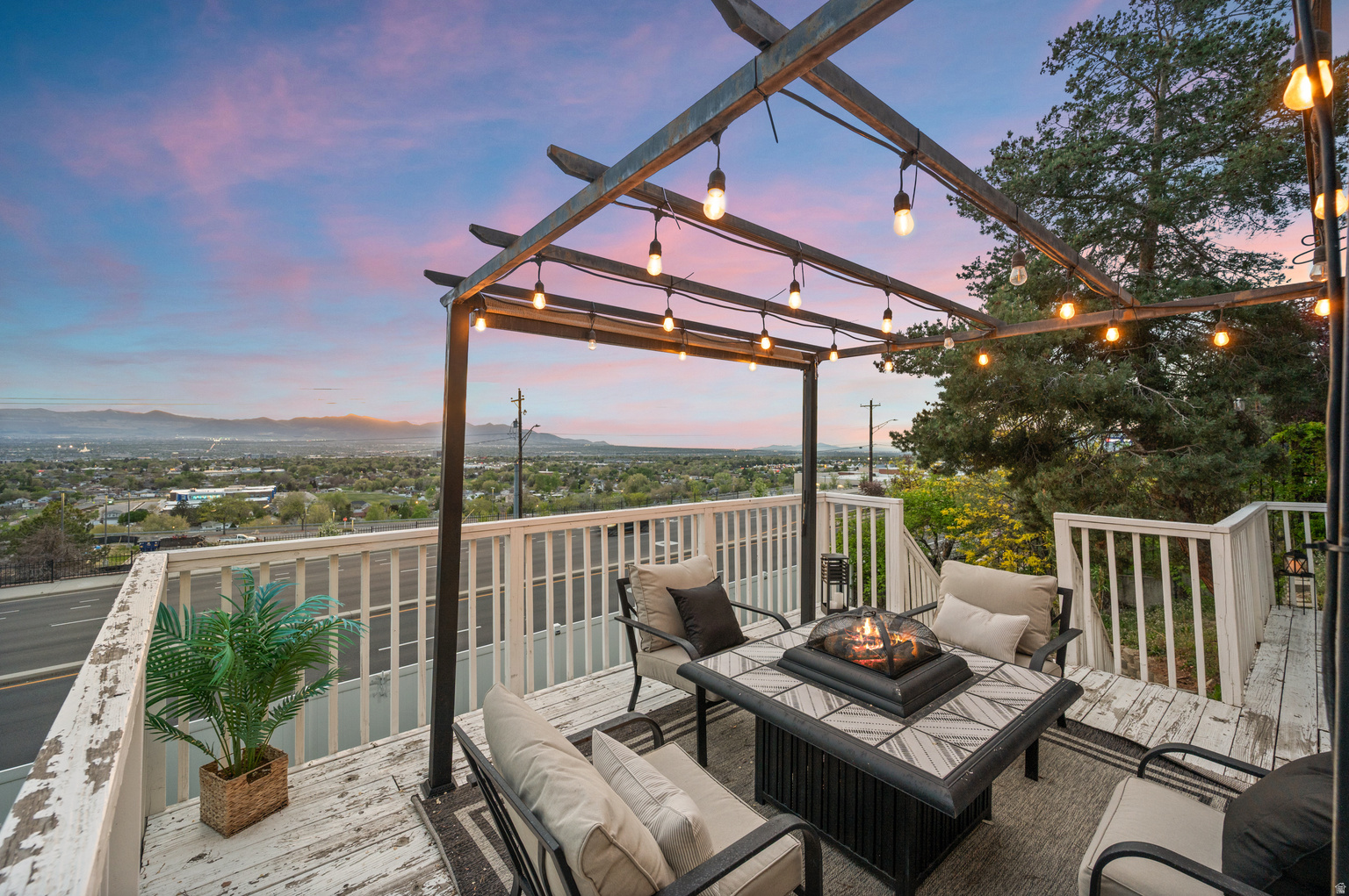 9750 S INDIAN RIDGE DR, Sandy, UT, 84092