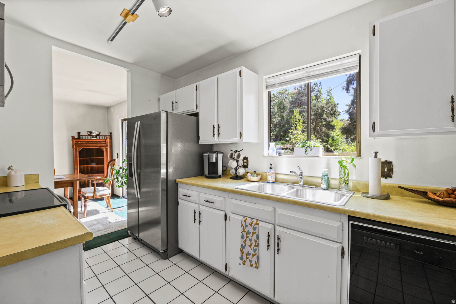 2738 E SNOW MOUNTAIN DR, Sandy, UT, 84093