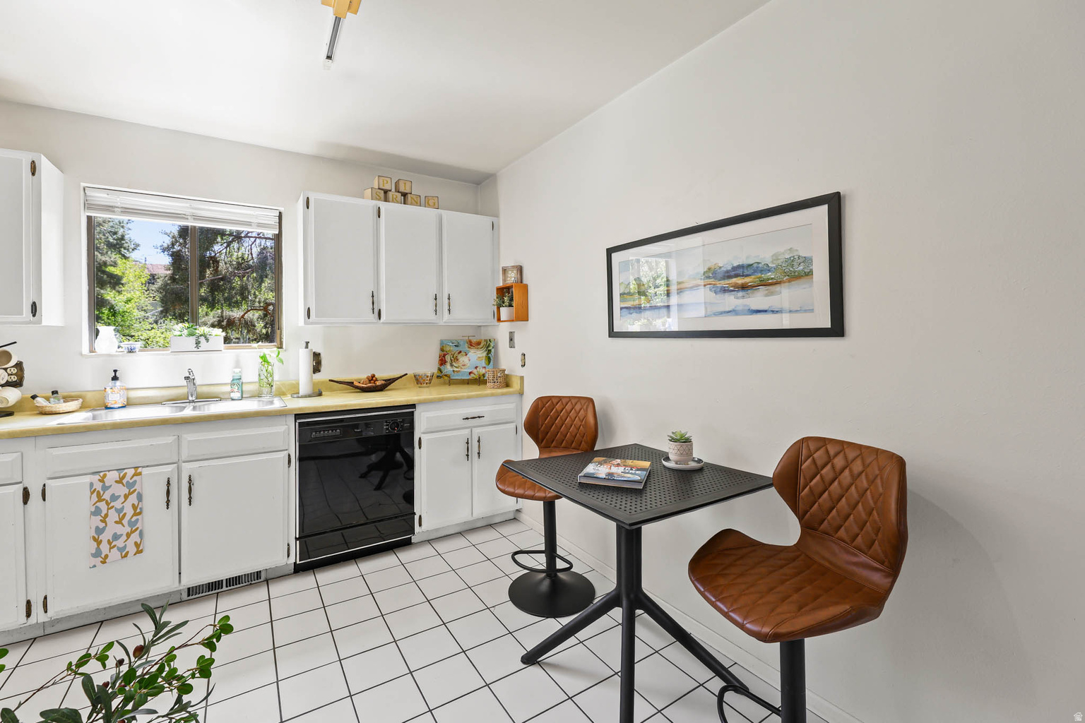 2738 E SNOW MOUNTAIN DR, Sandy, UT, 84093