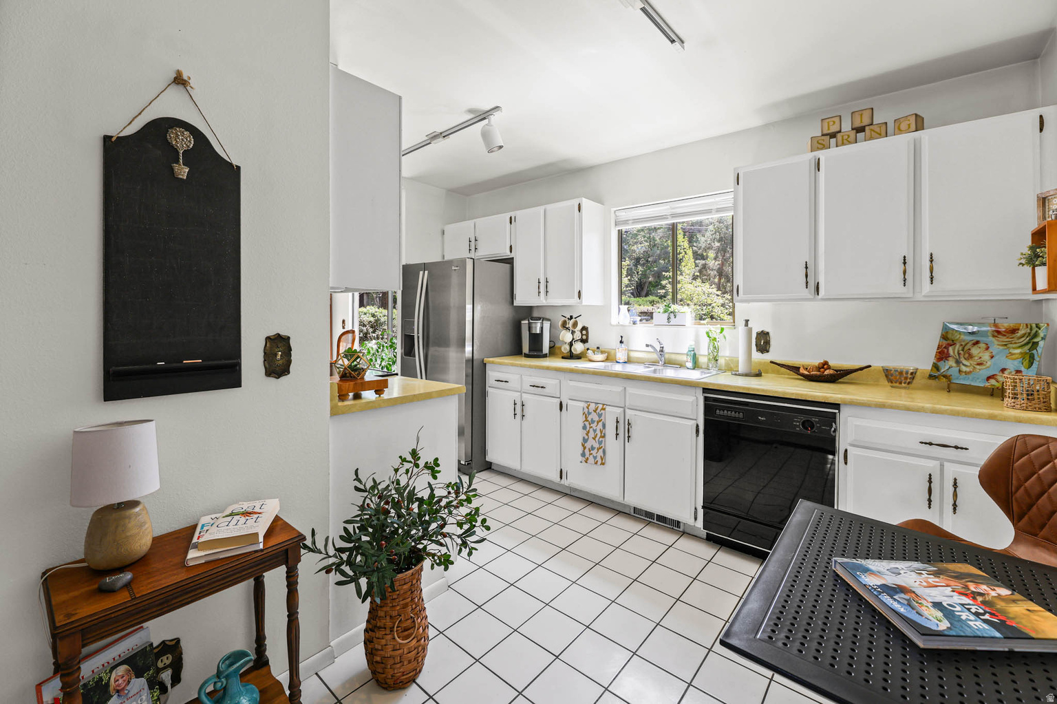 2738 E SNOW MOUNTAIN DR, Sandy, UT, 84093