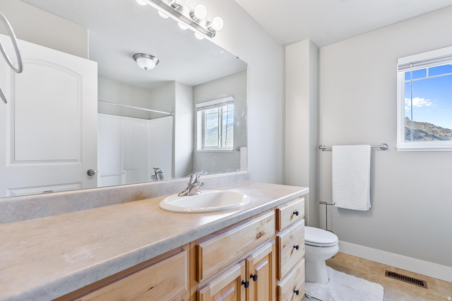 222 S 1170 E, Hyrum, UT, 84319