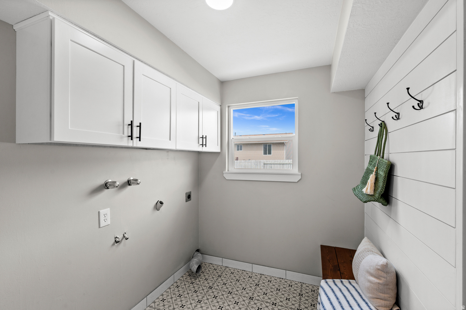 2435 FALCON WAY, Sandy, UT, 84093