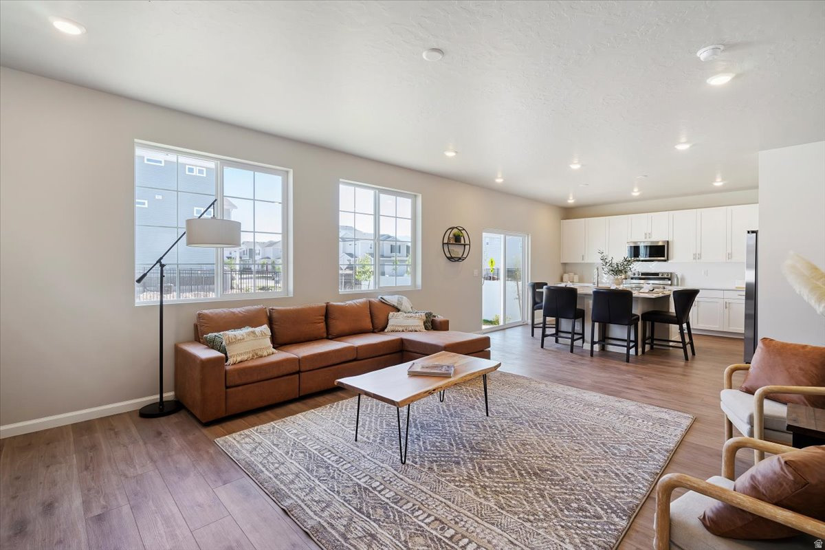 297 N ROUNDABOUT ST, Saratoga  Springs, UT, 84045