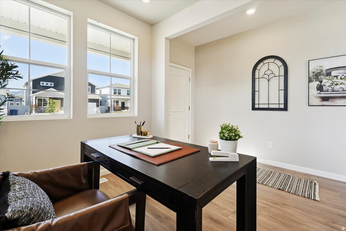 297 N ROUNDABOUT ST, Saratoga  Springs, UT, 84045