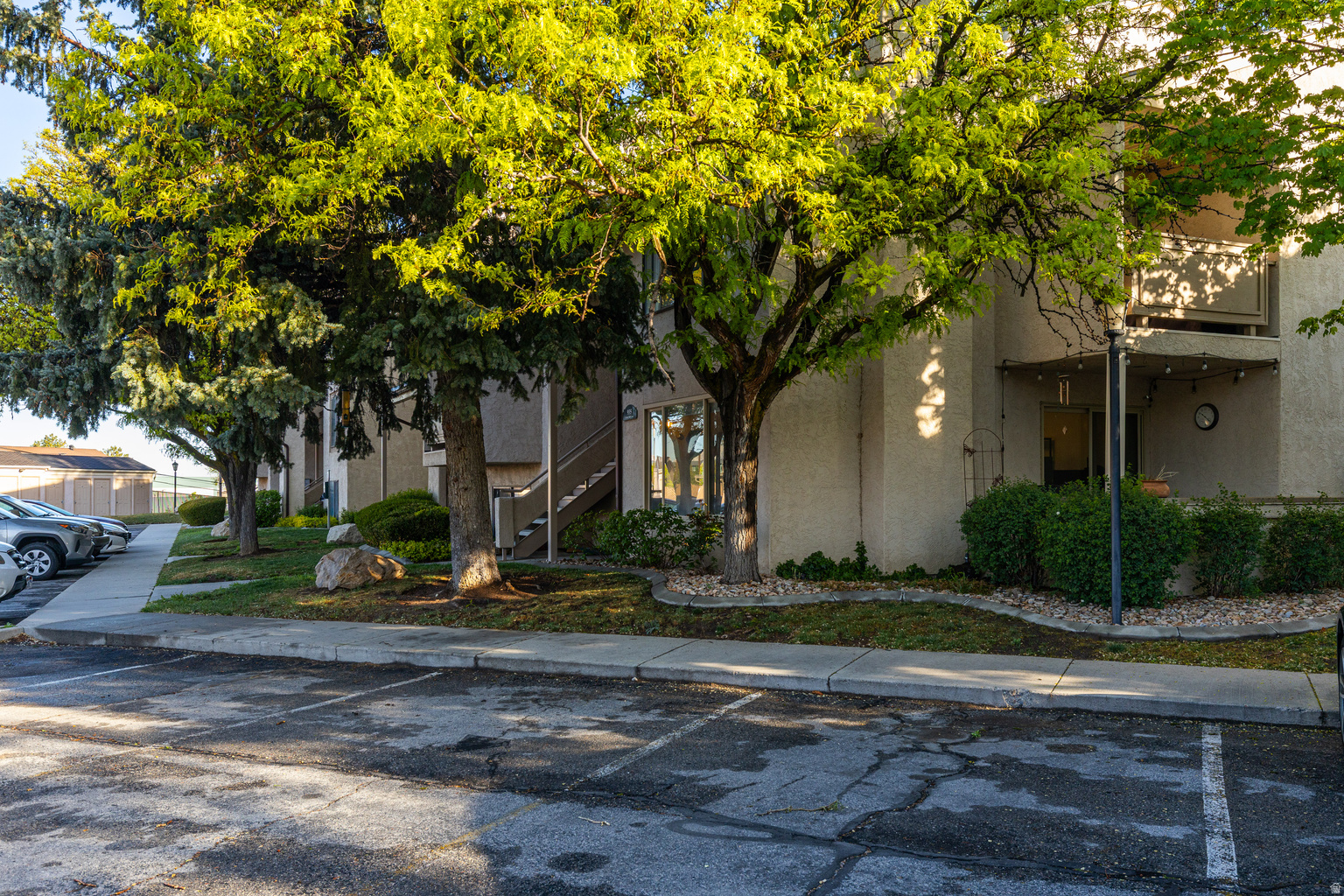 935 E CREEKHILL LN UNIT 11, Midvale, UT, 84047