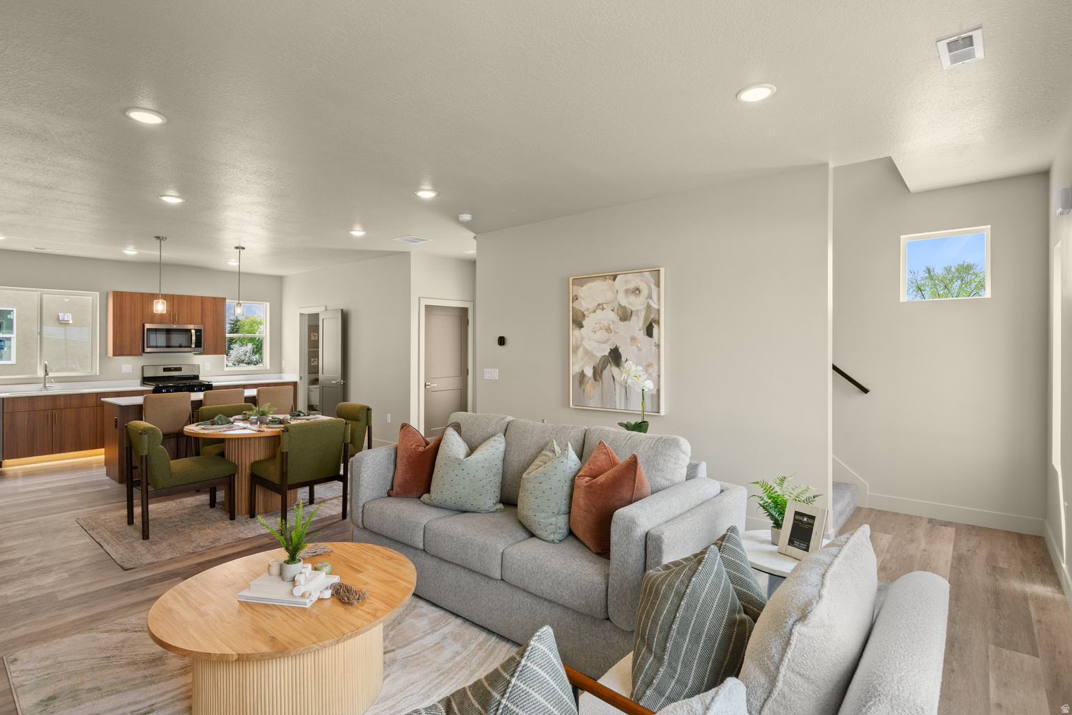 7218 S RAMANEE DR E, Midvale, UT, 84047