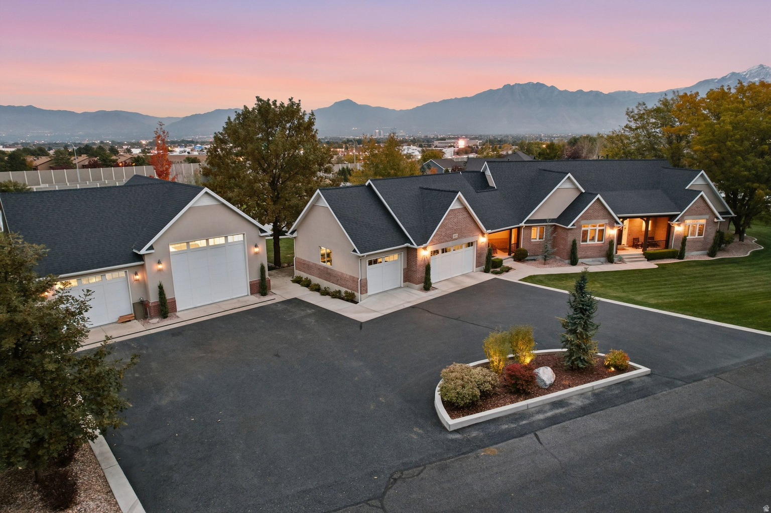 5873 S JORDAN CANAL RD, Taylorsville, UT, 84129