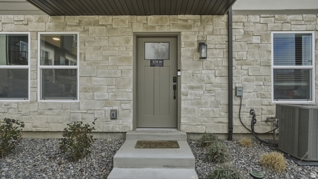 108 W RYKER LN, Midvale, UT, 84047