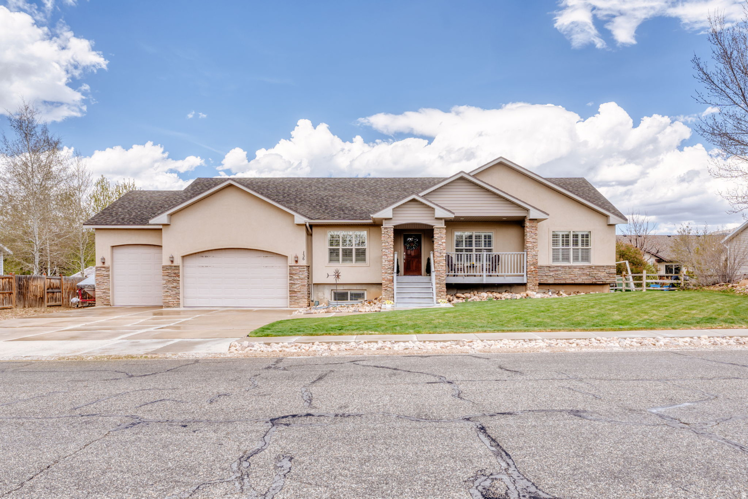FEATURED LISTINGS