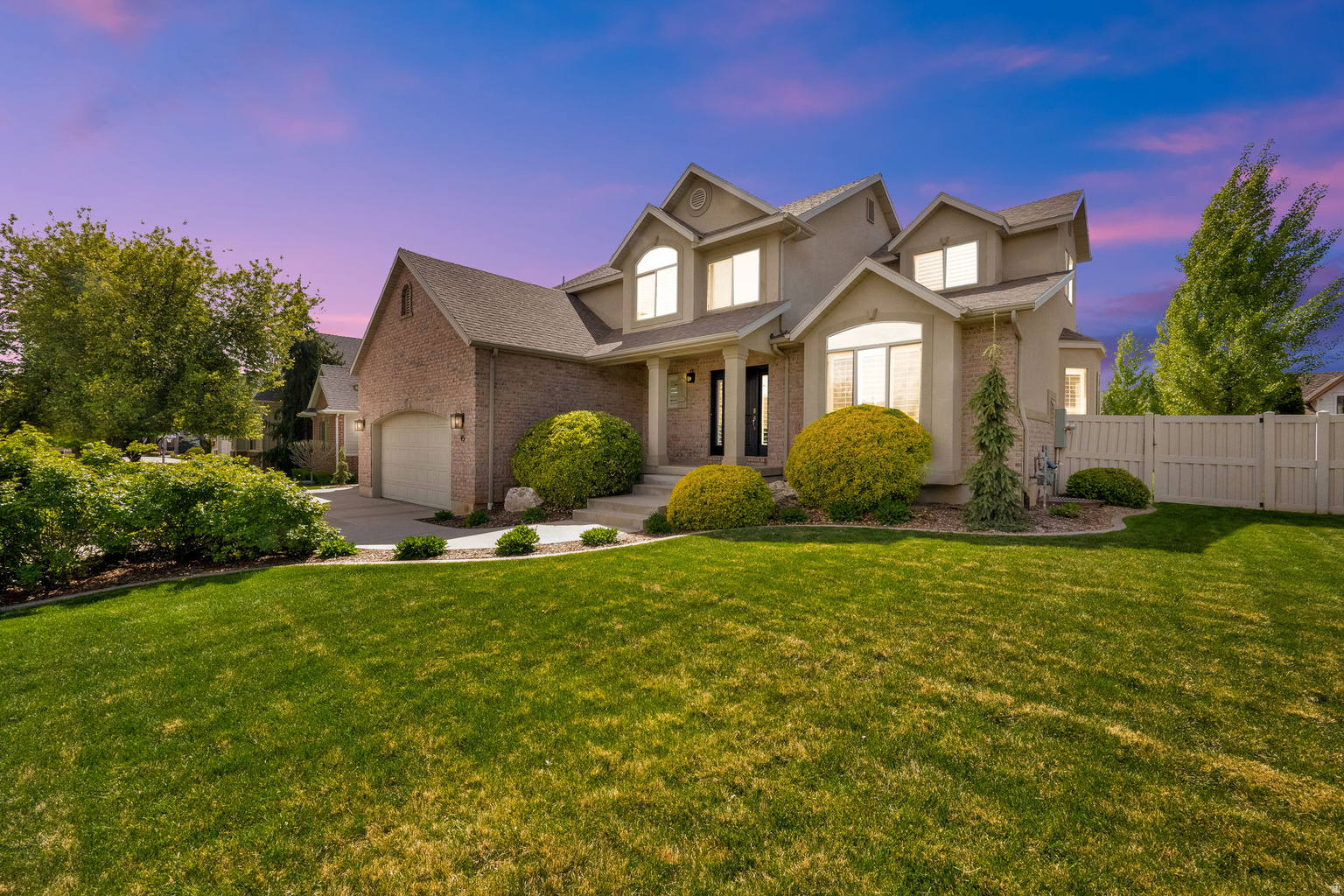 FEATURED LISTINGS