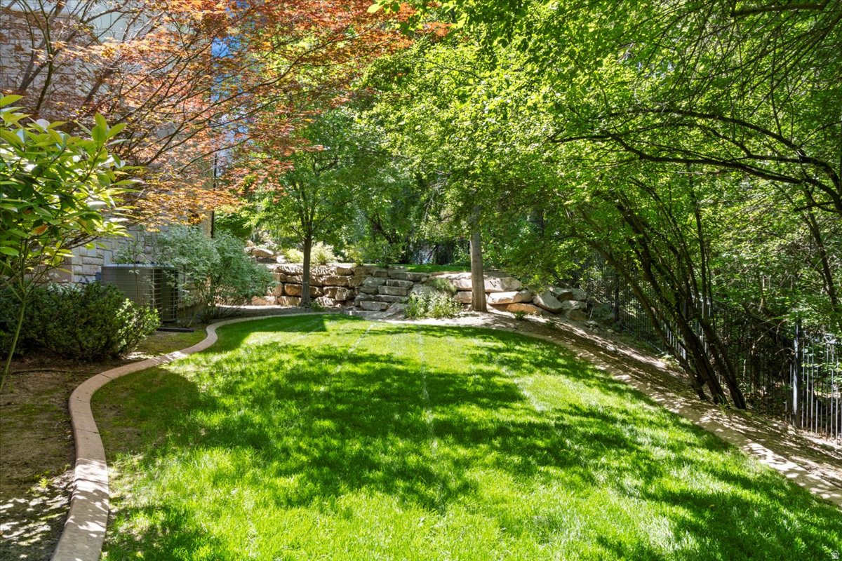 6274 S OLES LN E, Holladay, UT, 84121