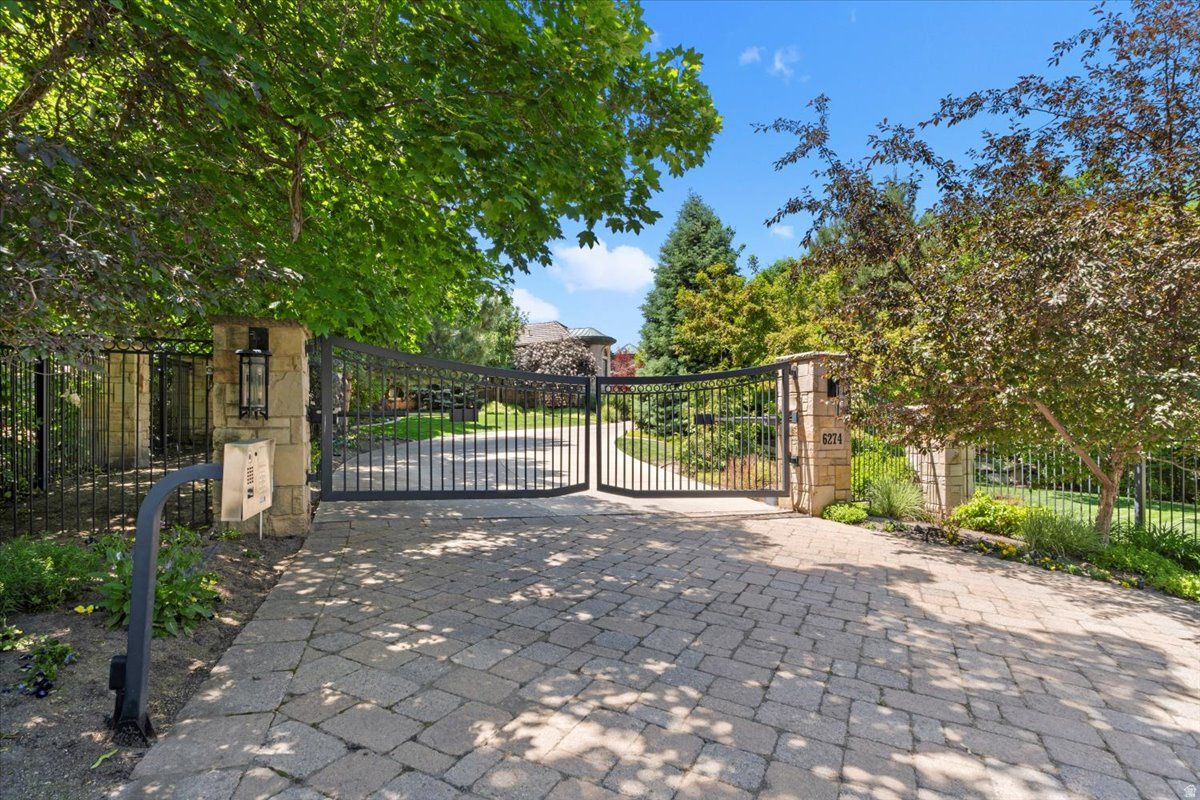 6274 S OLES LN E, Holladay, UT, 84121 6274 S OLES LN E, Holladay, UT, 84121