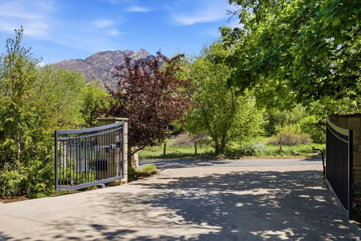 6274 S OLES LN E, Holladay, UT, 84121