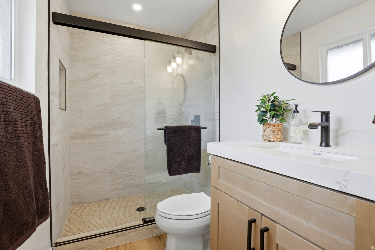 8643 S VAQUERO DR E, Sandy, UT, 84094