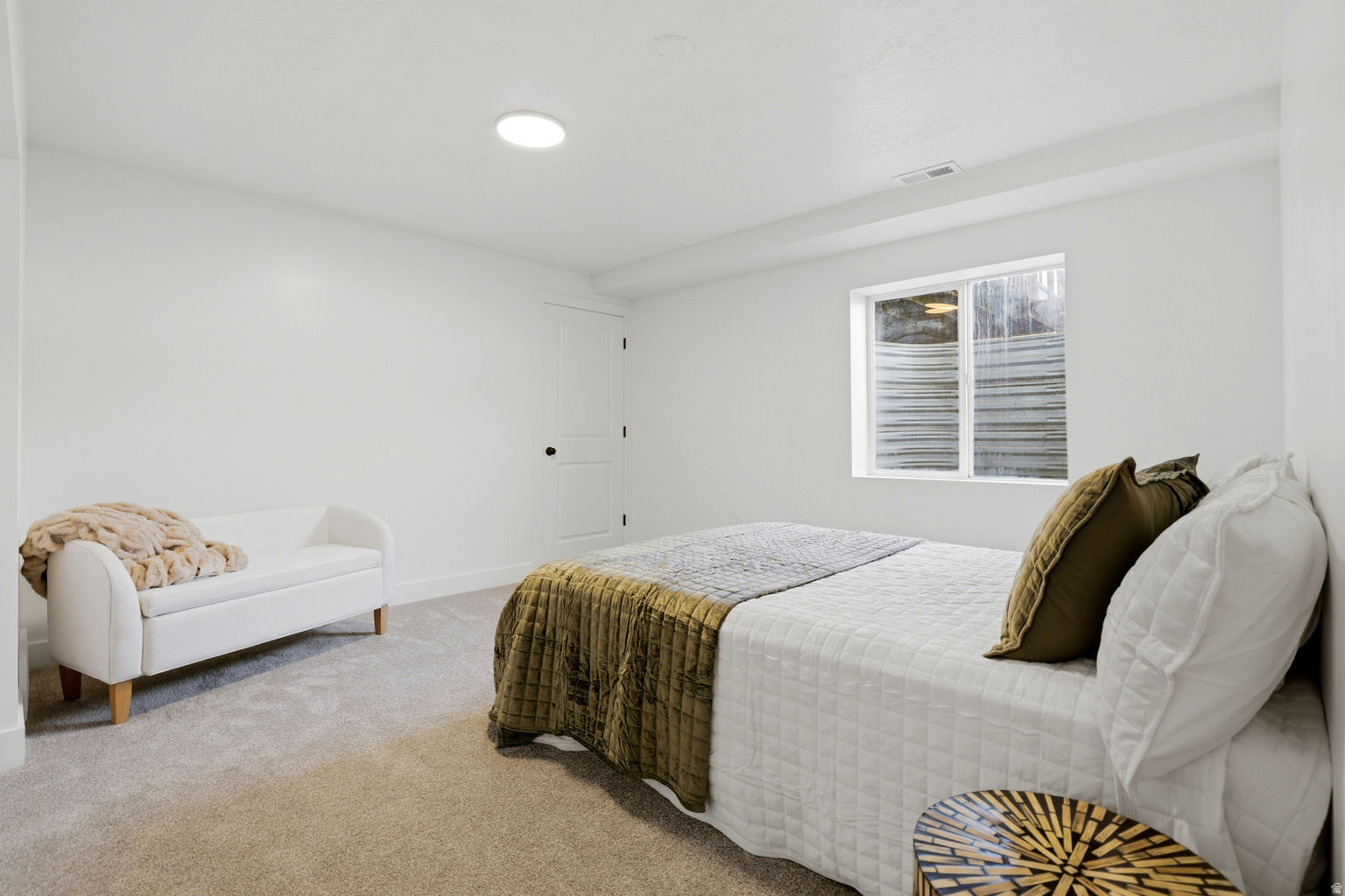 8643 S VAQUERO DR E, Sandy, UT, 84094