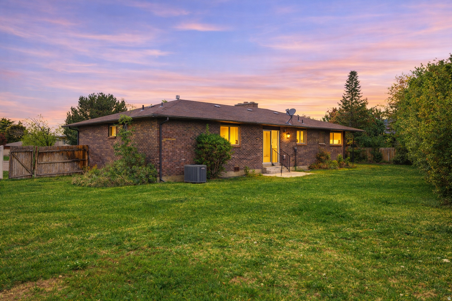 8913 S RENEGADE RD, Sandy, UT, 84093