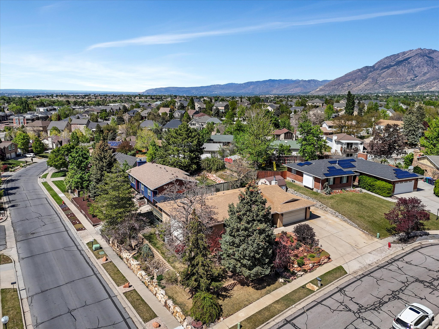 1969 E FALCONHURST CIR S, Sandy, UT, 84092