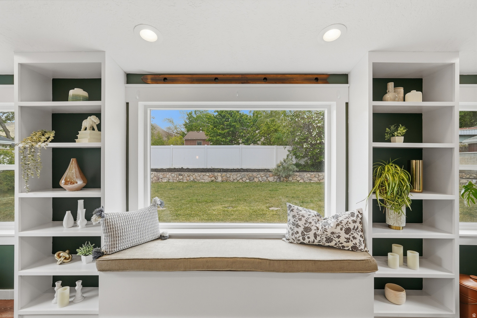 3927 S 3075 E, Holladay, UT, 84124 3927 S 3075 E, Holladay, UT, 84124